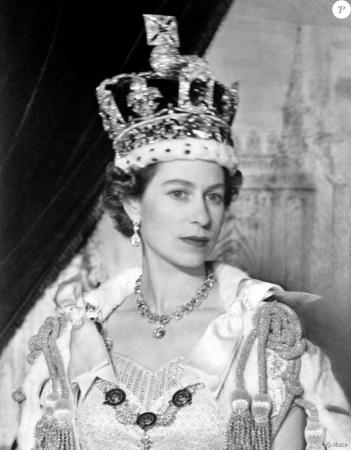 journal 1953 couronnement Elisabeth II